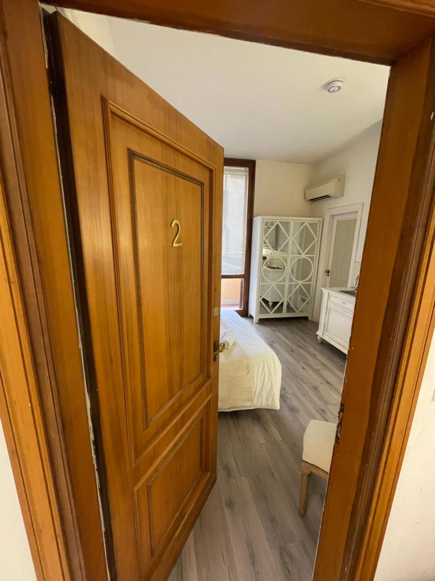 Charming Studio Next To The Duomo Флоренция Екстериор снимка